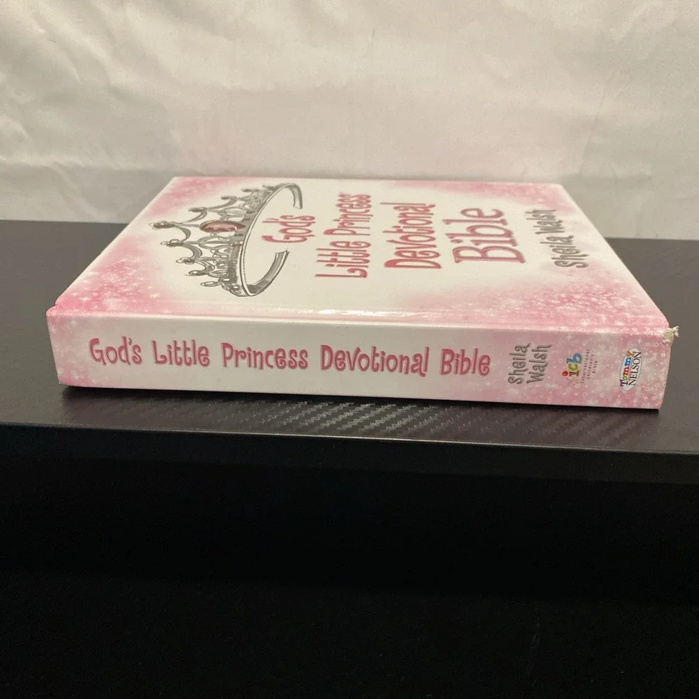 God's Little Princess Devotional‎ Bibles